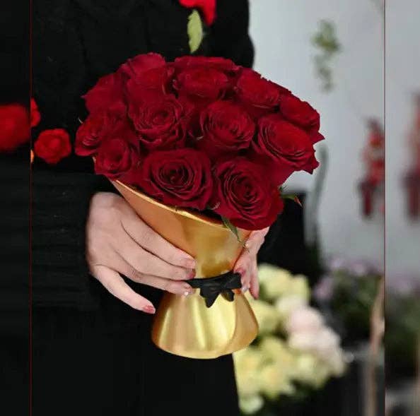 Elegant Design Supply - Wholesale Vase - Hand Held Flower Cone Vase
7