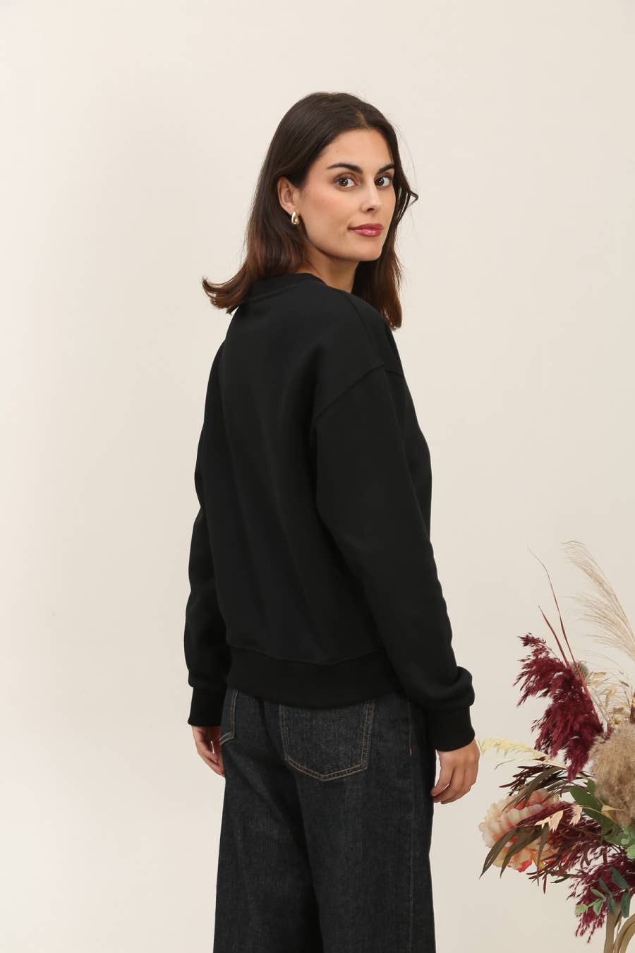 Attrait Paris - Wholesale Graphic Sweatshirt - Women's - Crew neck sweatshirt, bear with sunglasses3