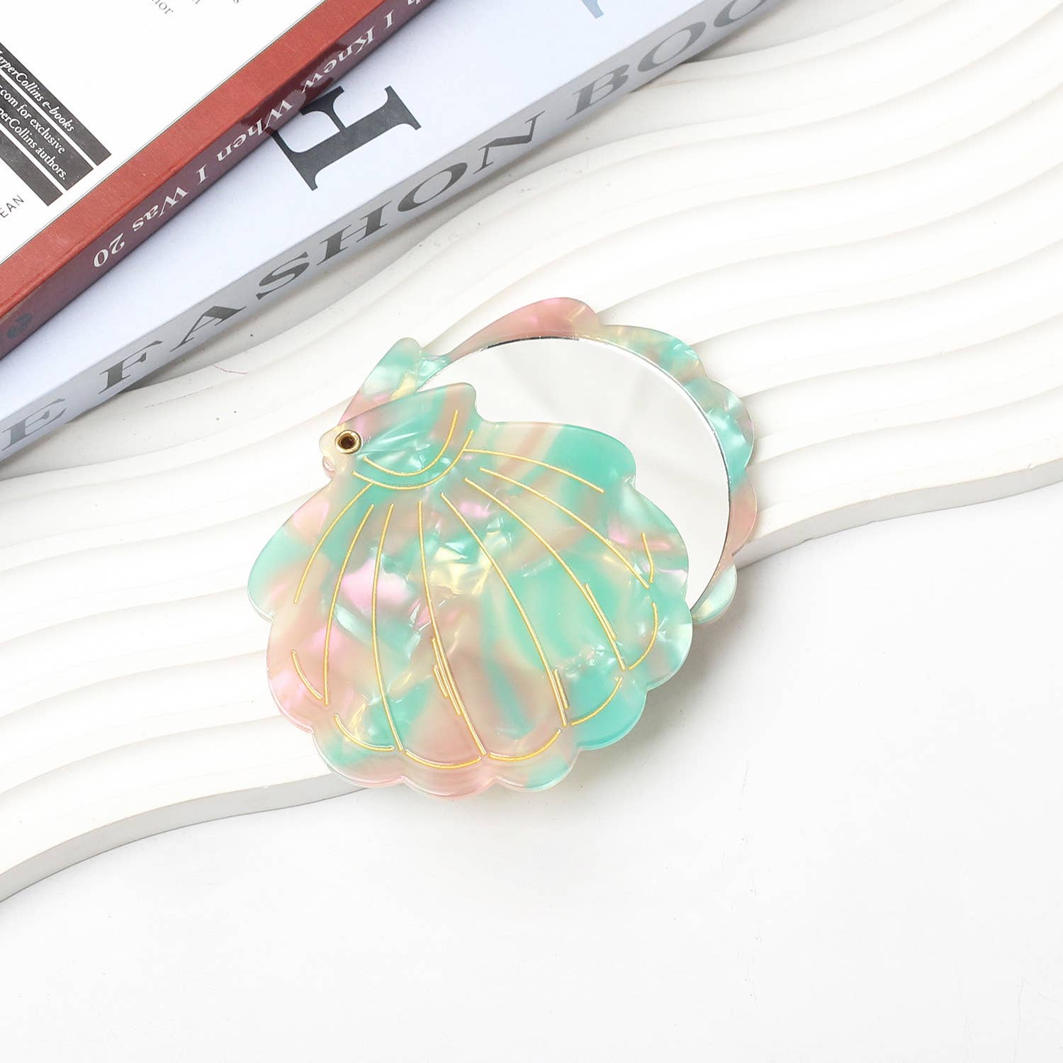 SoapElenGlen - Wholesale Compact Mirror - Chic Shell-Shaped Compact Mirrors for On-the-Go Touch-Ups0