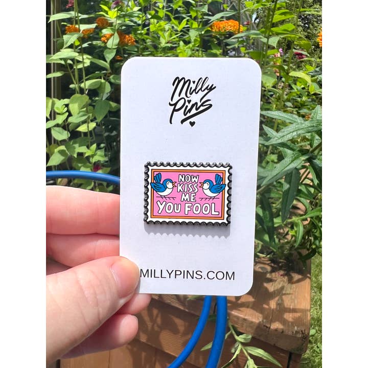 Millypins - Wholesale Lapel Pin/Button - Now Kiss Me You Fool - One Direction Enamel Pin - 1D Fan