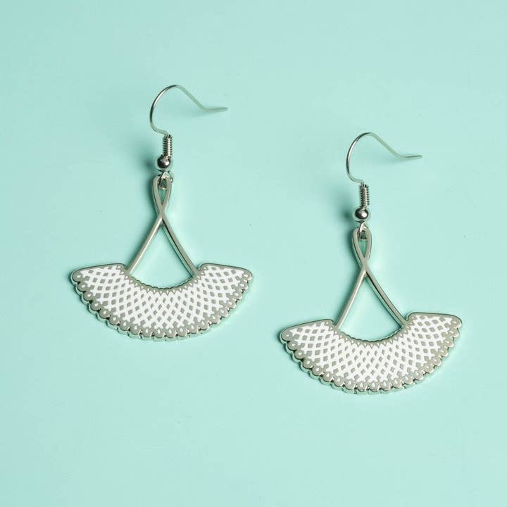 Dissent Pins – Engroshandel Hængeøreringe og creoløreringe – RBG favorit krave dråbe øreringe - Silvertone2