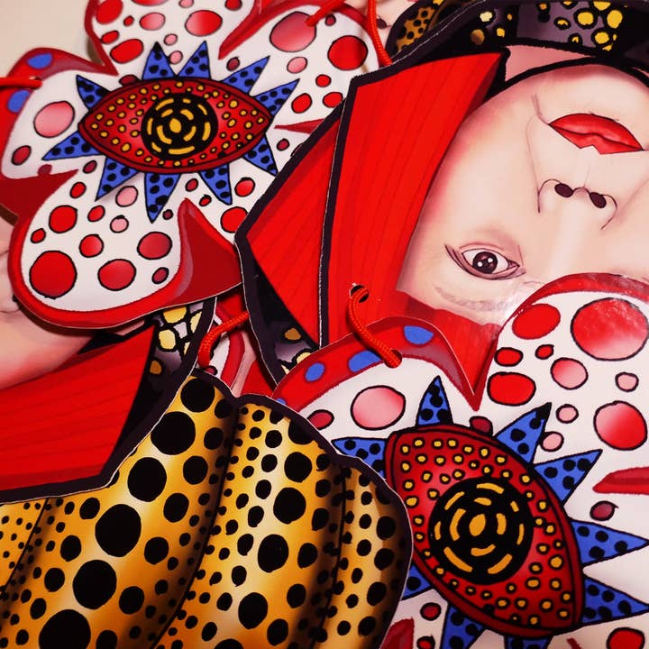 THE PAPER IDOLL - Vente Fanion/guirlande - Boutière/guirlande Yayoi Kusama, cadeau Yayoi Kusama, art japonais