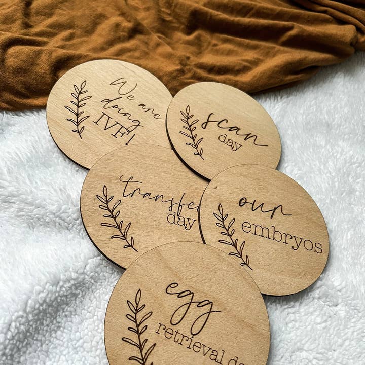 Wise Words Studio – Großhandel Meilenstein-Kunst/Andenken – Kinder & Baby – IVF-Meilensteinkarten aus Holz1