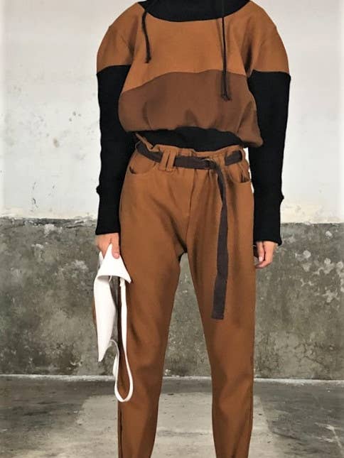 FW2022-MA71: PULLOVER MIT REISSVERSCHLUSS HINTEN für den Großhandel von Txell Miras