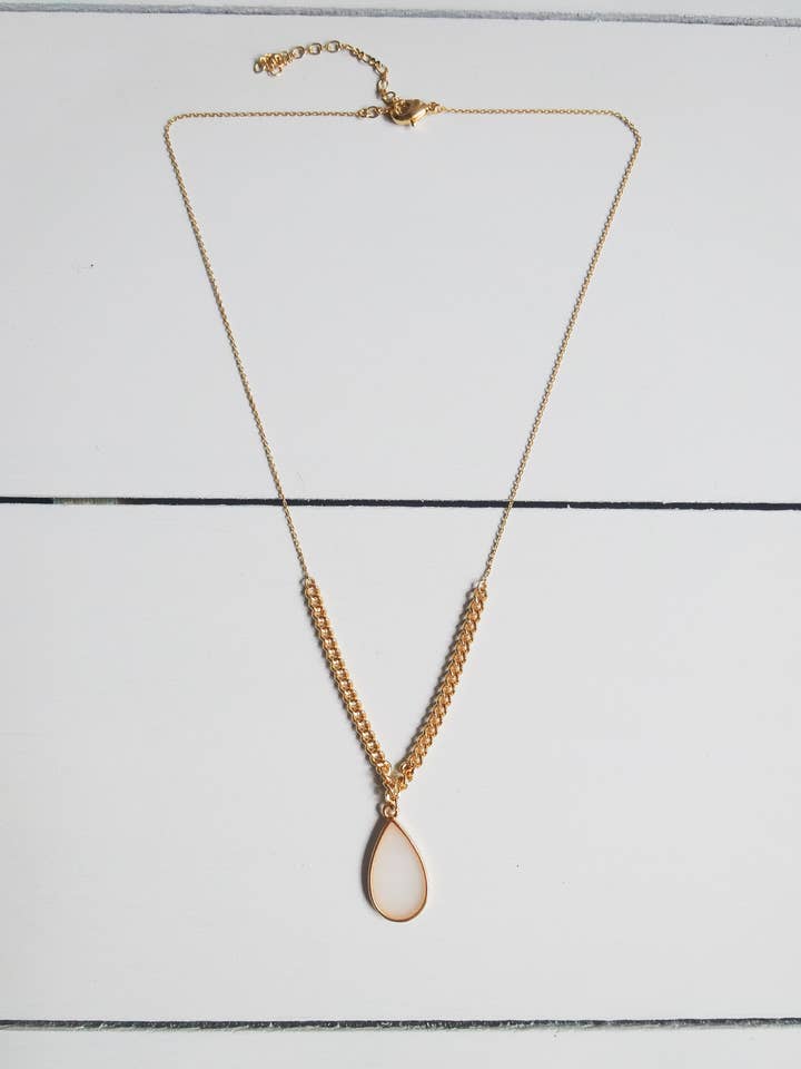 pendant stained and mesh chain necklace for wholesale by LES TISSAGES DE CAMILLE