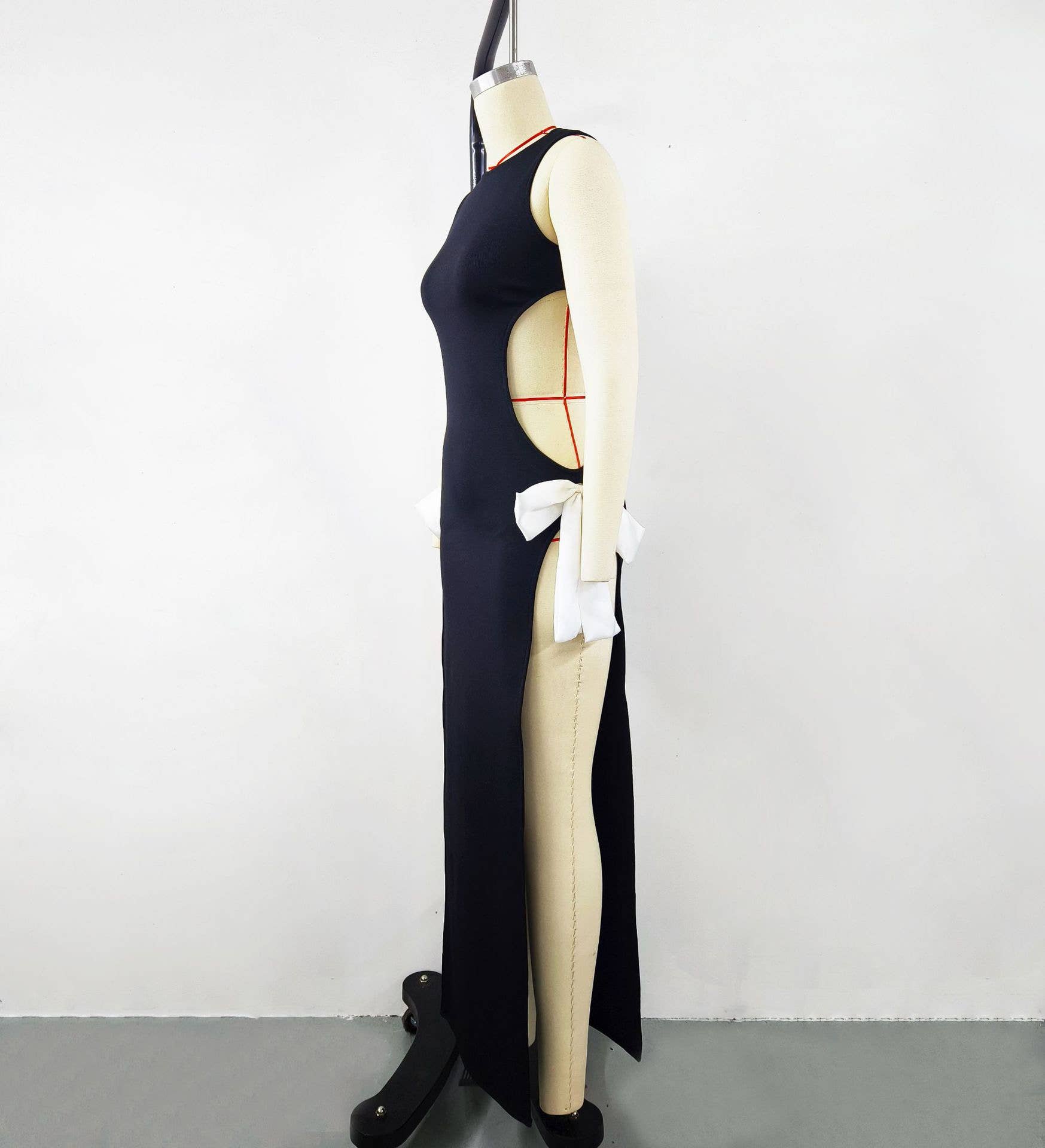 Sanyao Fashion – Großhandel Kleid – Damen – SY065 Sultry Schlitzstrickkleid mit Schleifenakzent - Frühling/Sommer7