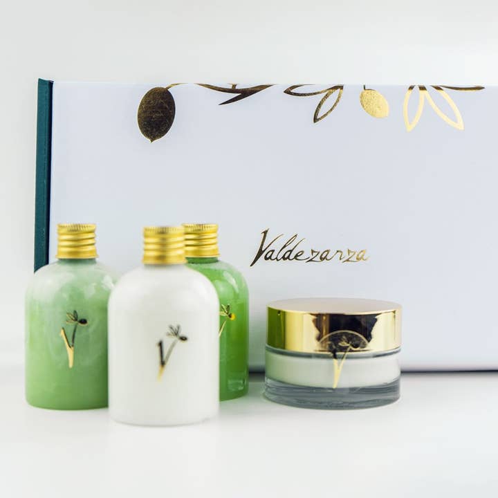 Case with Hand Cream, Gel, Shampoo and Body Milk for wholesale by Aceites Valdezarza