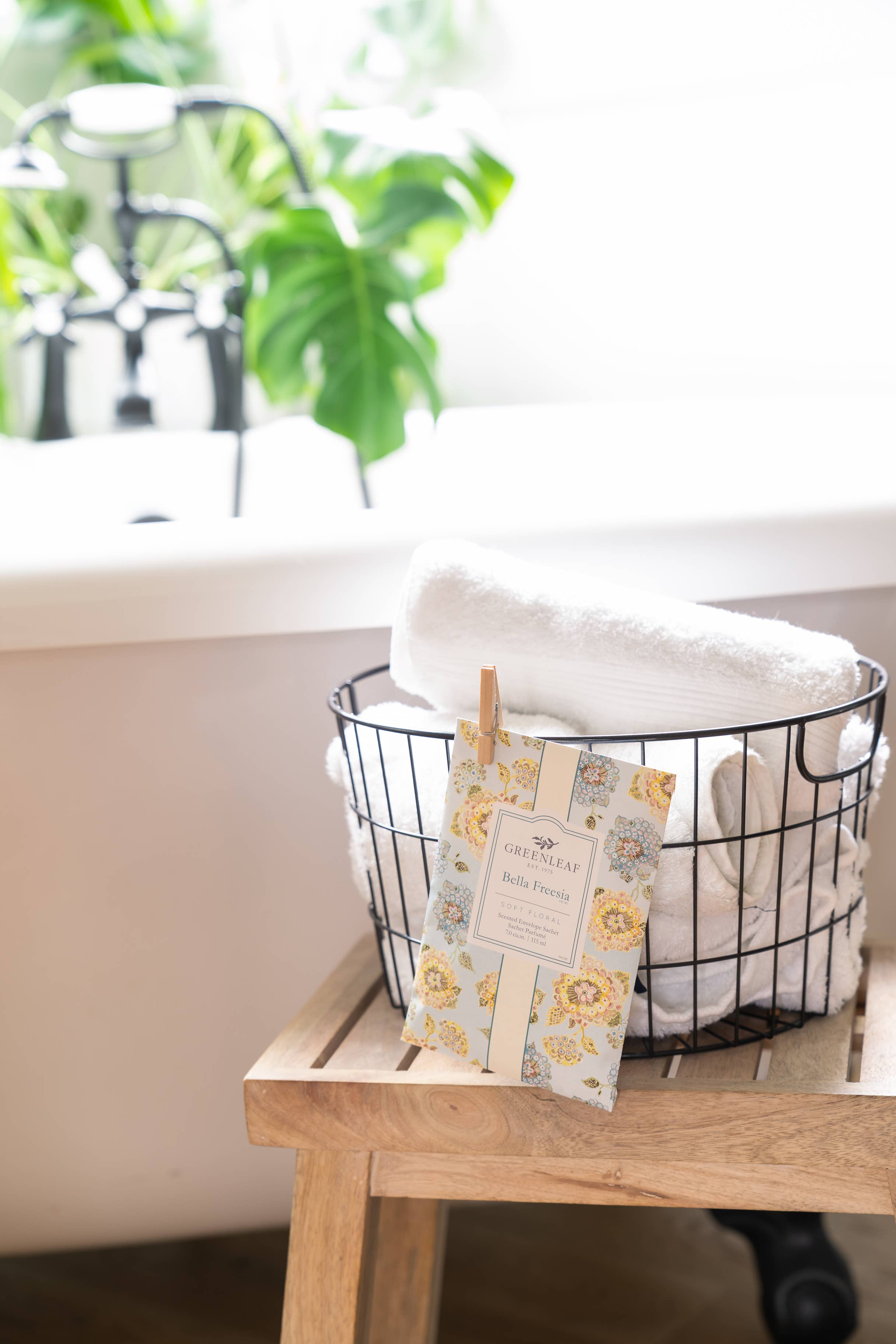 Greenleaf Gifts - Wholesale Sachet - Bella Freesia Large Sachet 18 Pack1