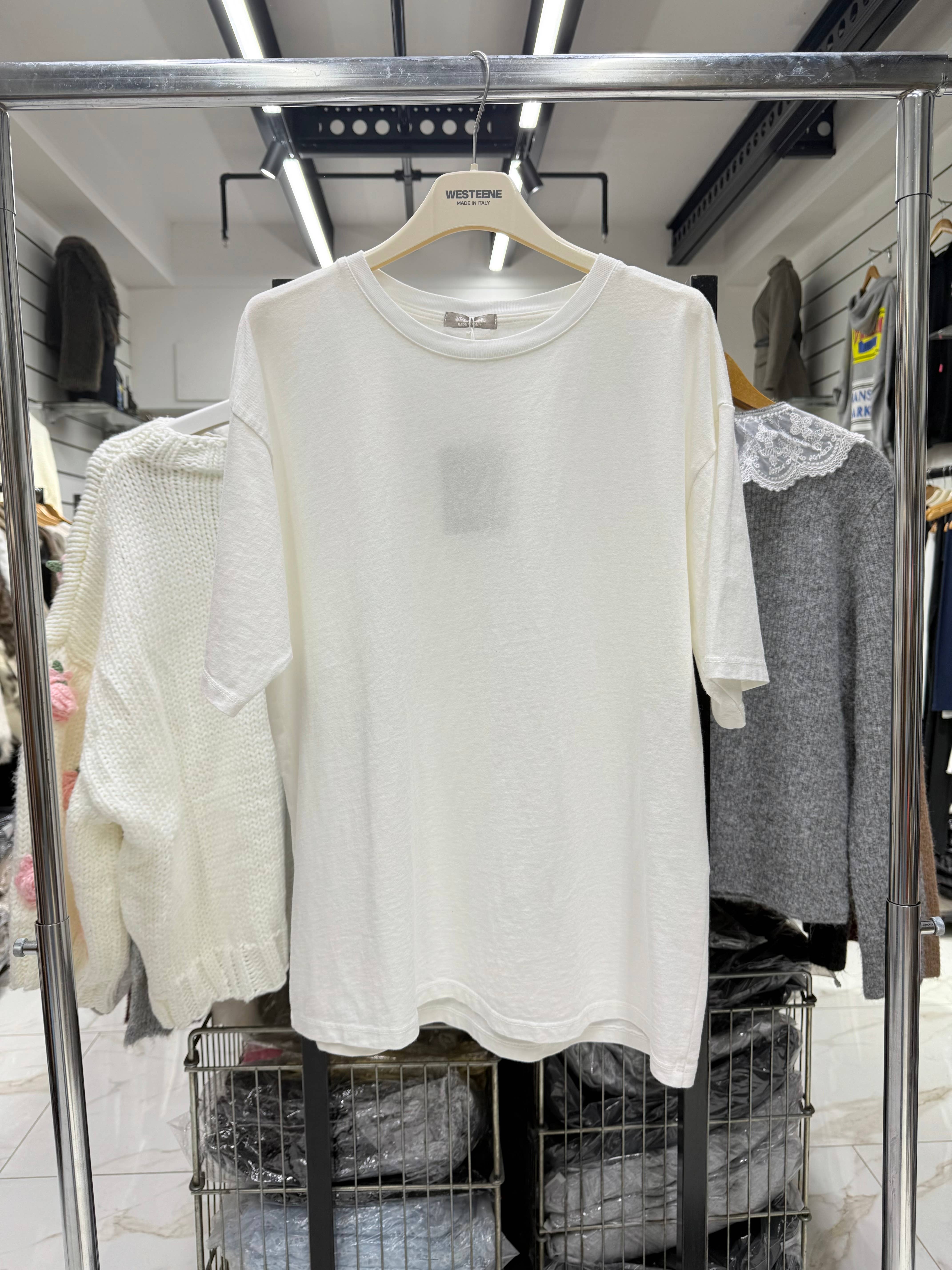 Chilli Girl Collection - Wholesale T-Shirt - Women's - Basic round neck oversize cotton t-shirt 0