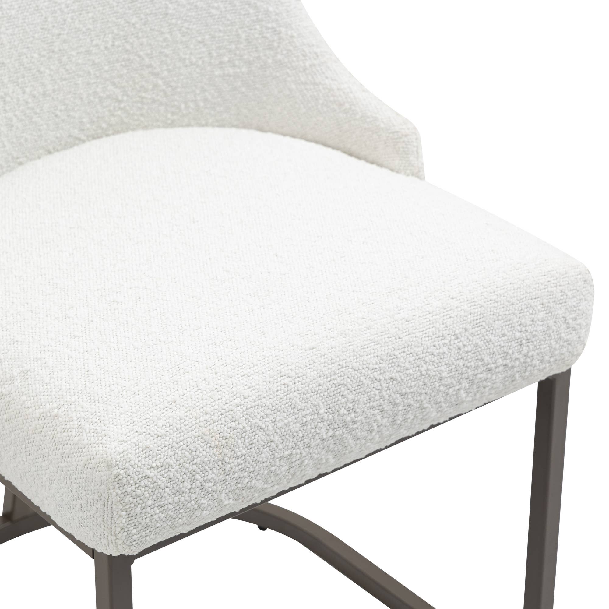 Glamour Home - Vente Chaises - Ensemble de 2 chaises de salle à manger Ayane en tissu bouclé avec pieds en fer9
