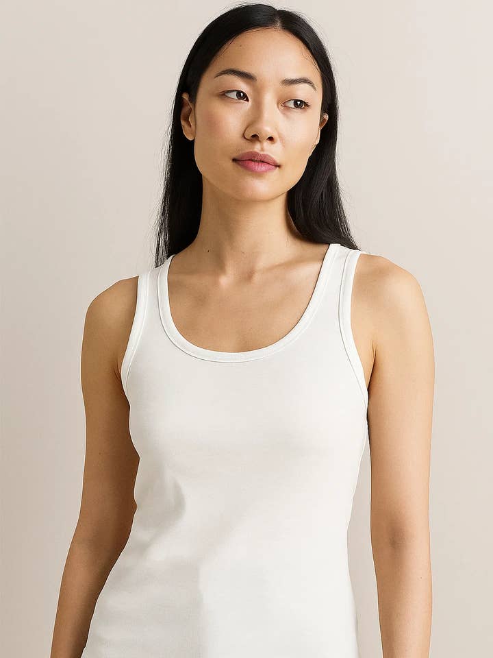 Klassisches weißes Tanktop mit Rundhalsausschnitt und Rippstruktur für Damen | ZWTT01 für den Großhandel von Zovater Incorporation