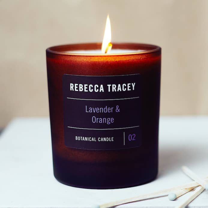 Vela lavanda y naranja para venta al por mayor de Rebecca Tracey