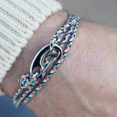 We Are All Smith – Großhandel Gewebtes/geflochtenes Armband – Weiß + orangefarbenes taktisches Kordelarmband für Männer (silberner Verschluss)5