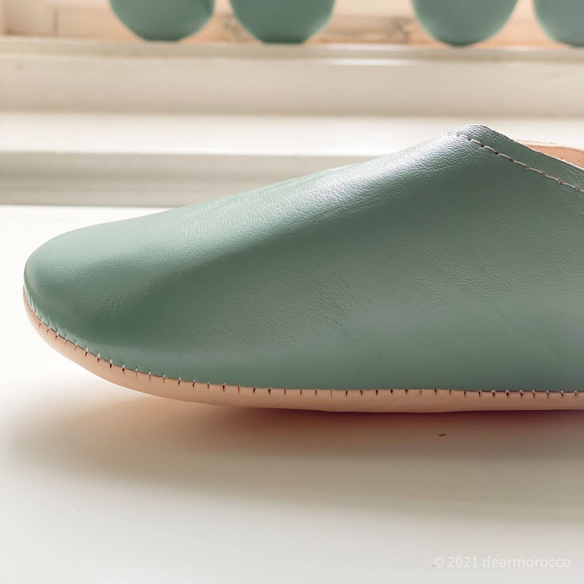 dear Morocco - Venta al por mayor Zapatillas para casa - Mujer - Babuchas marroquíes de cuero modelo Simple Bahia azul2