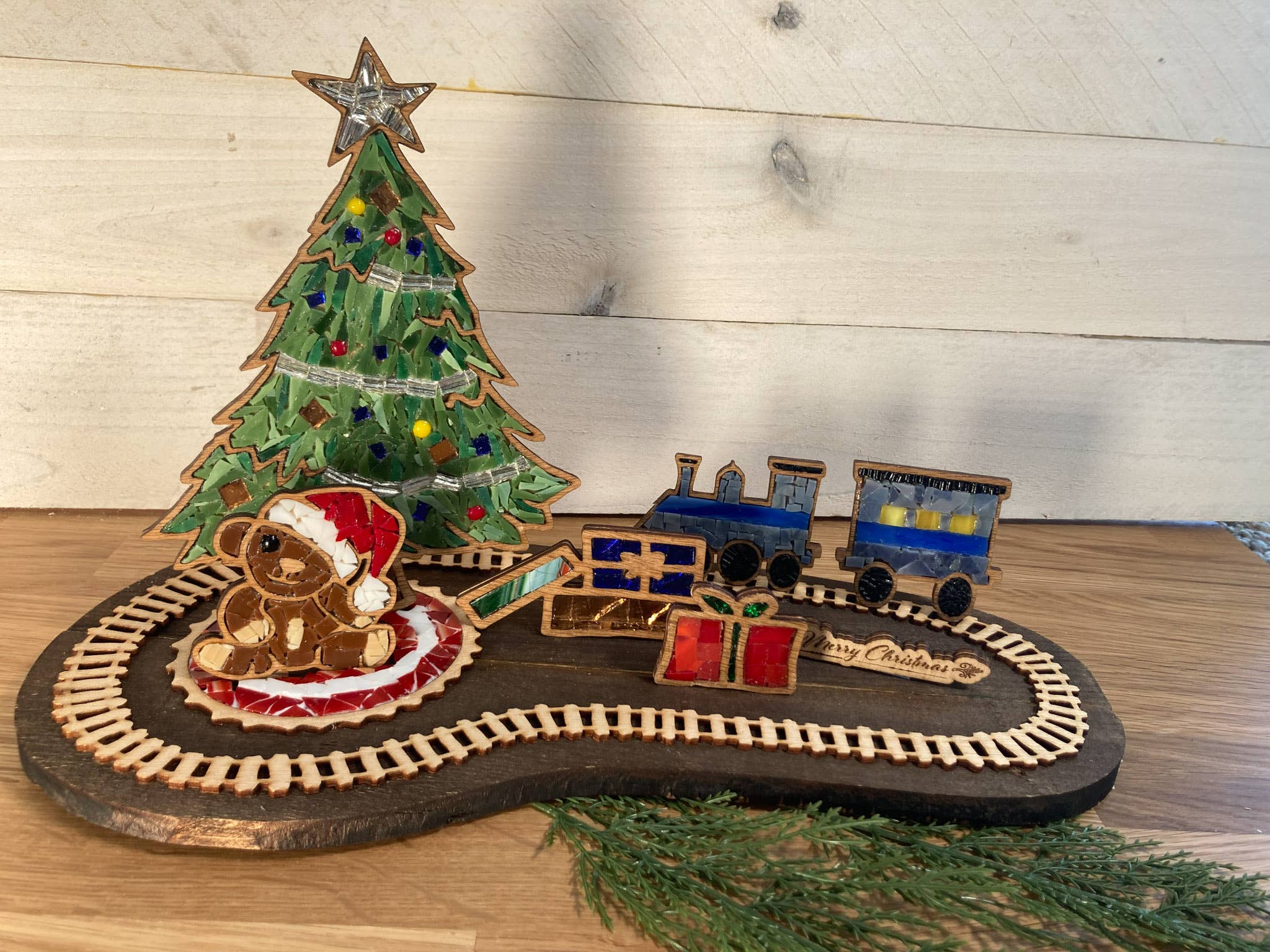 Stained Glass Sundays - Vente Kit de bricolage - Kit de peinture sur verre DIY pour une veille de Noël douillette0