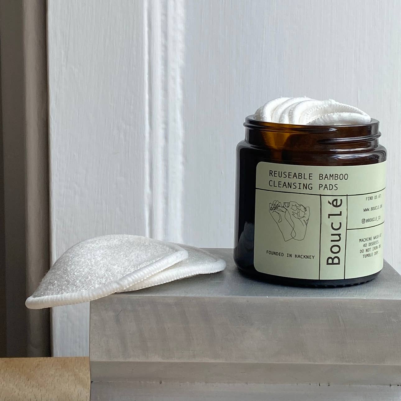 Bouclé – wholesale Sminkborttagning – Bambupads för återanvändbar sminkborttagning i bärnstensfärgad glasburk0