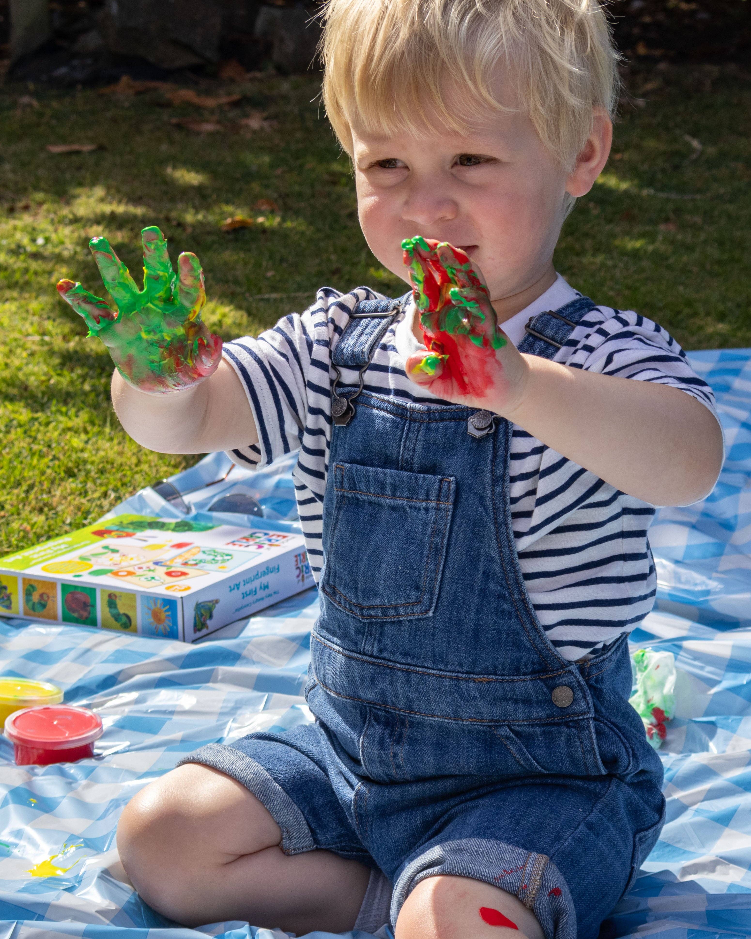 Robert Frederick Ltd - Venta al por mayor Juego de manualidades - Niños y bebés - Mundo de Eric Carle Mi Primer Kit de Arte con Huellas Dactilares – Set de Manualidades para Niños Pequeños con Pinturas y Hojas para Colorear – La Oruga Muy Hambrienta8