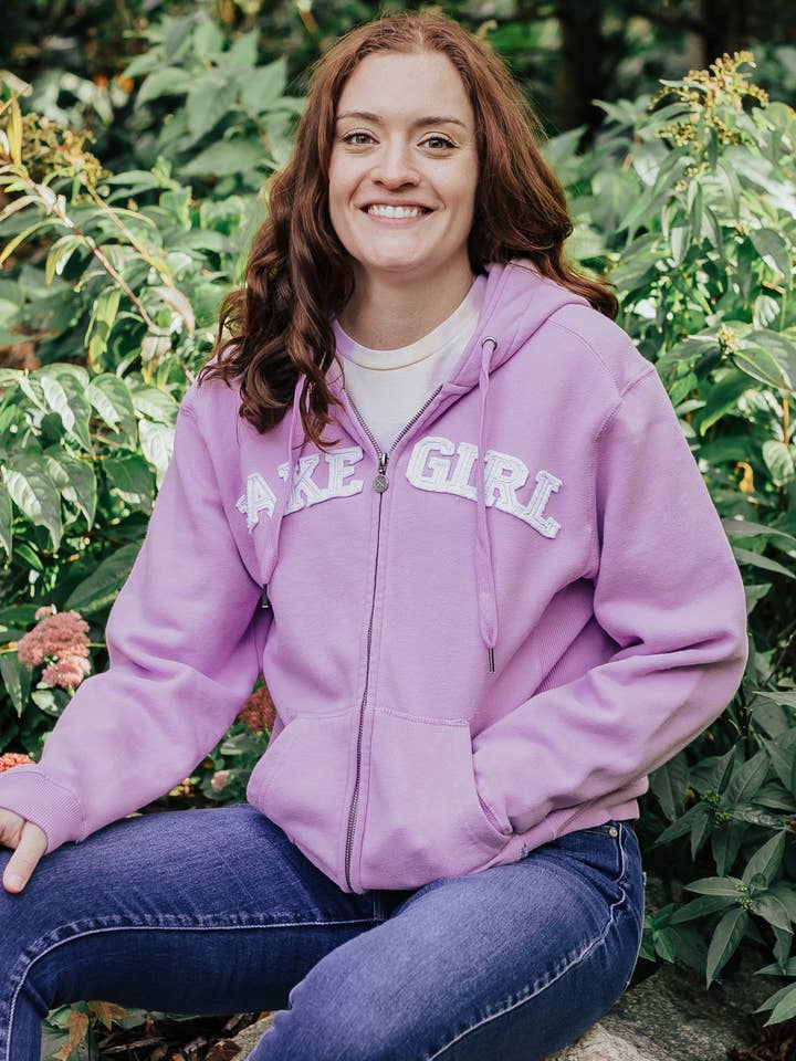 Kapuzensweatjacke in Wisteria für den Großhandel von Lakegirl