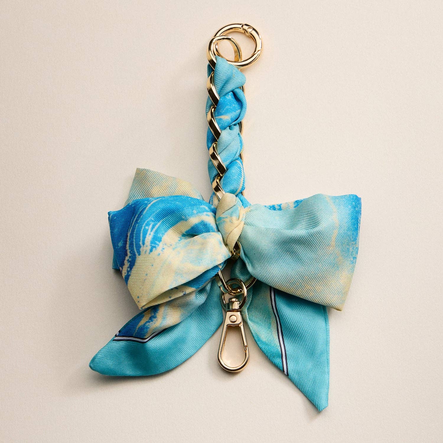 Frem - Wholesale Keychain - Women's - Scarf Bow Keychain with Gold Chain Link – Elegant Bag or Key Accessory1
