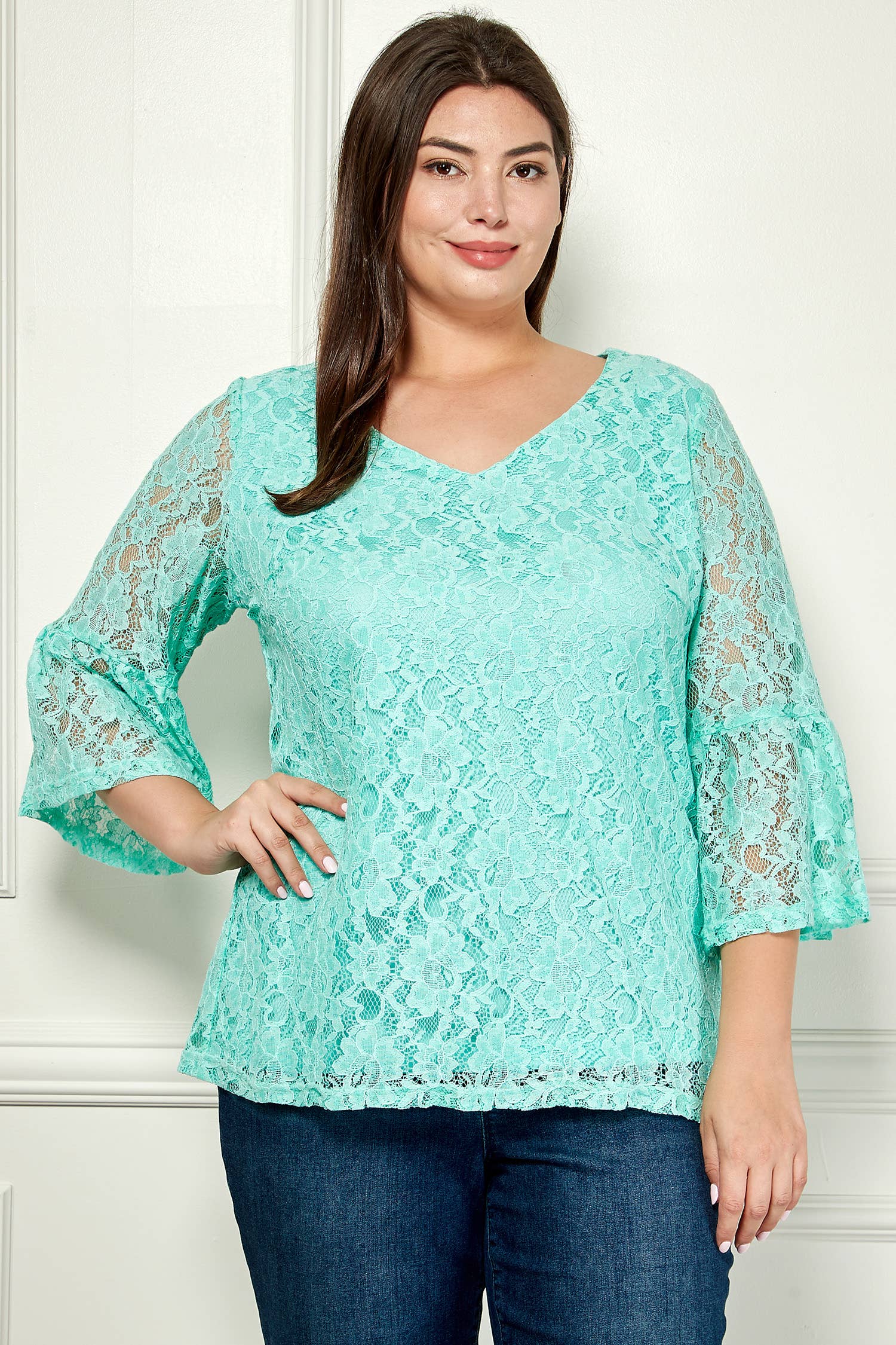 Winslow Collection – wholesale Blouse – Women’s – PLUS SIZE V- NECK ELBOW SLEEVE LACE TOP G9018250PX5
