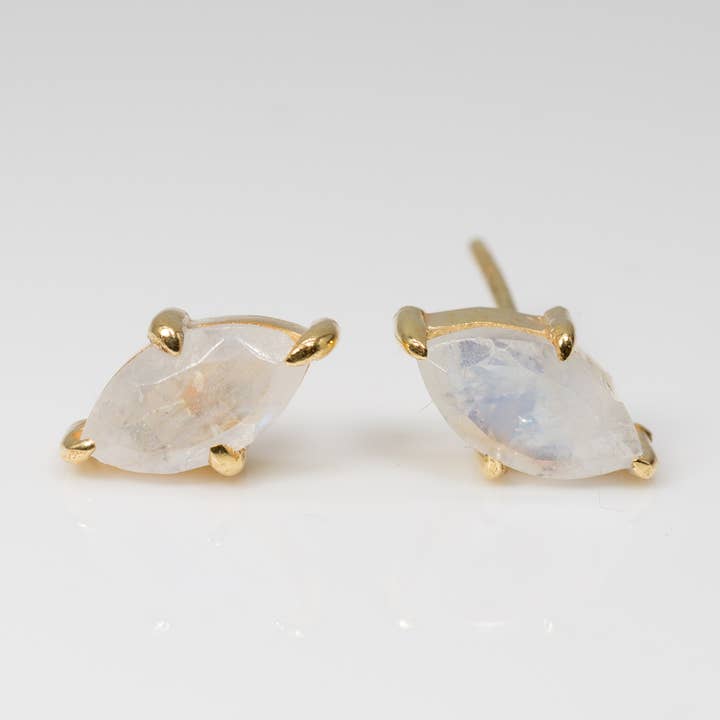 Leslie Francesca Designs – wholesale Solitärörhängen – Markos punkt dubbar2