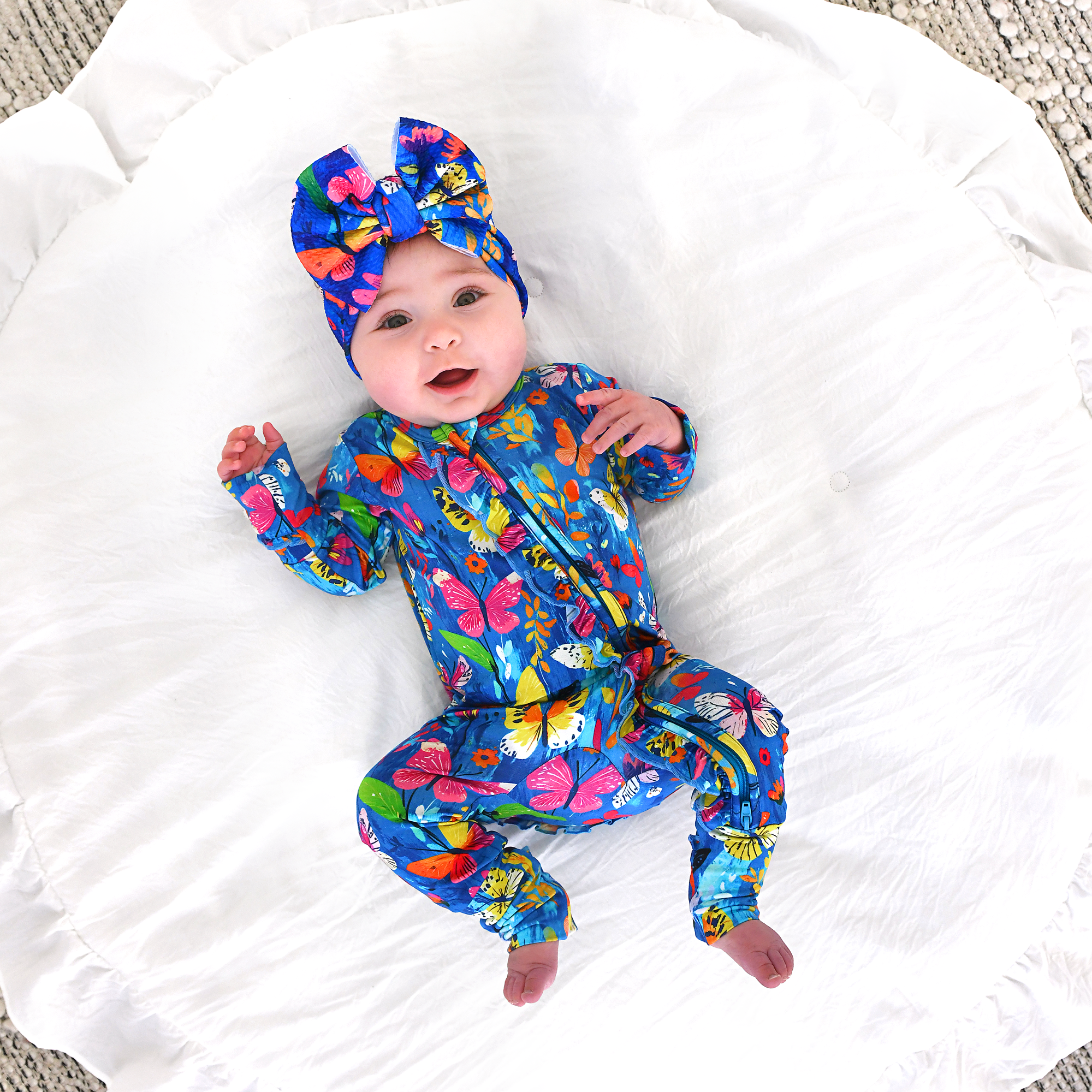 Gigi and Max – Großhandel Strampler – Baby – Aurora Schmetterling Rüschen Reißverschluss-Outfit Schlafanzug Kleines Bambus3