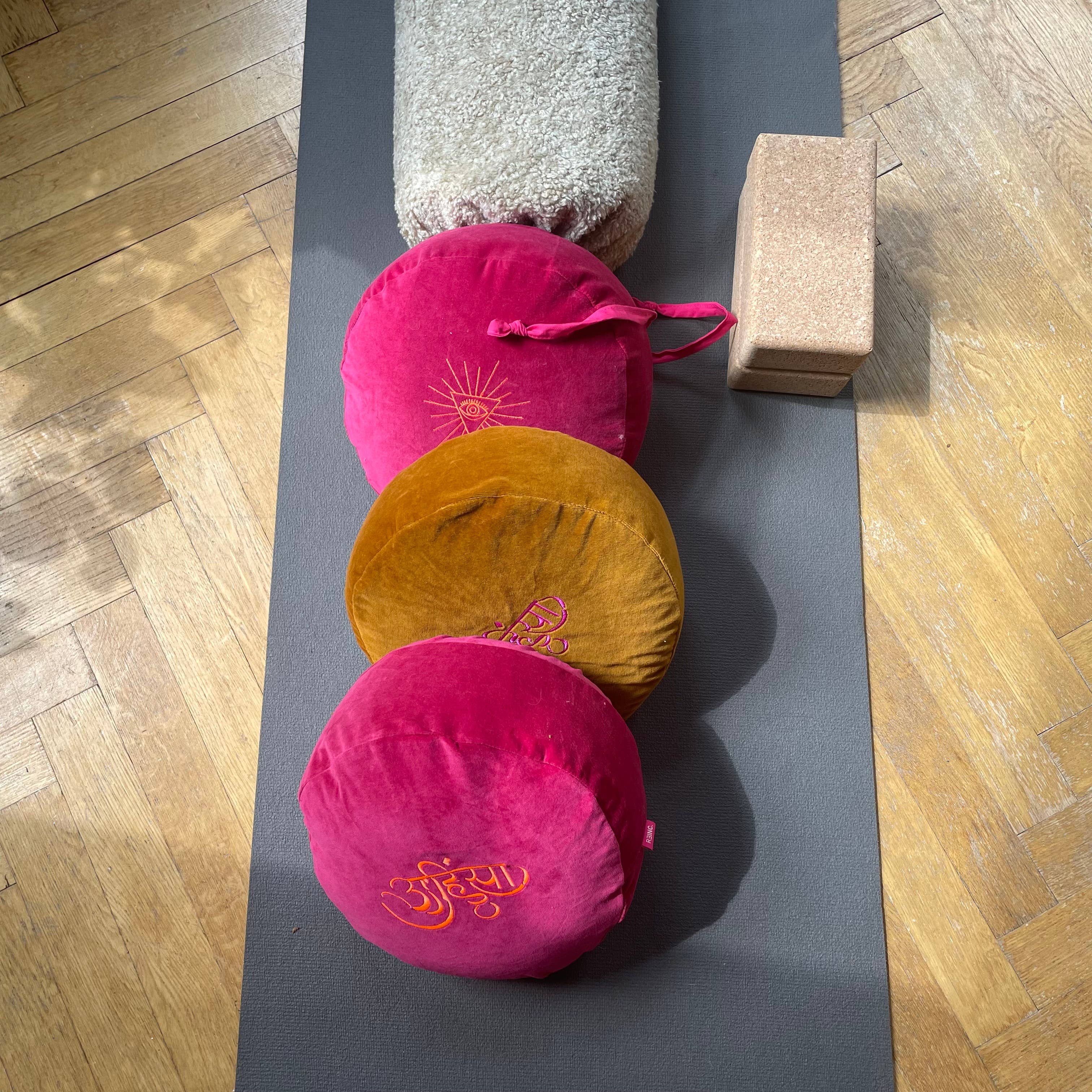 reinc. - Wholesale Yoga Block/Bolster - Bio Meditation Cushion Ahimsa, raspberry, embroidered4