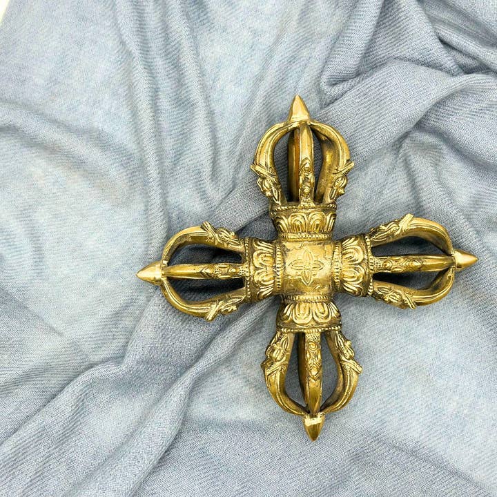 Bajra de Latón Hecho a Mano: Símbolo Ritual Vajra Dorje Tibetano, Nepal para venta al por mayor de NadaYoga