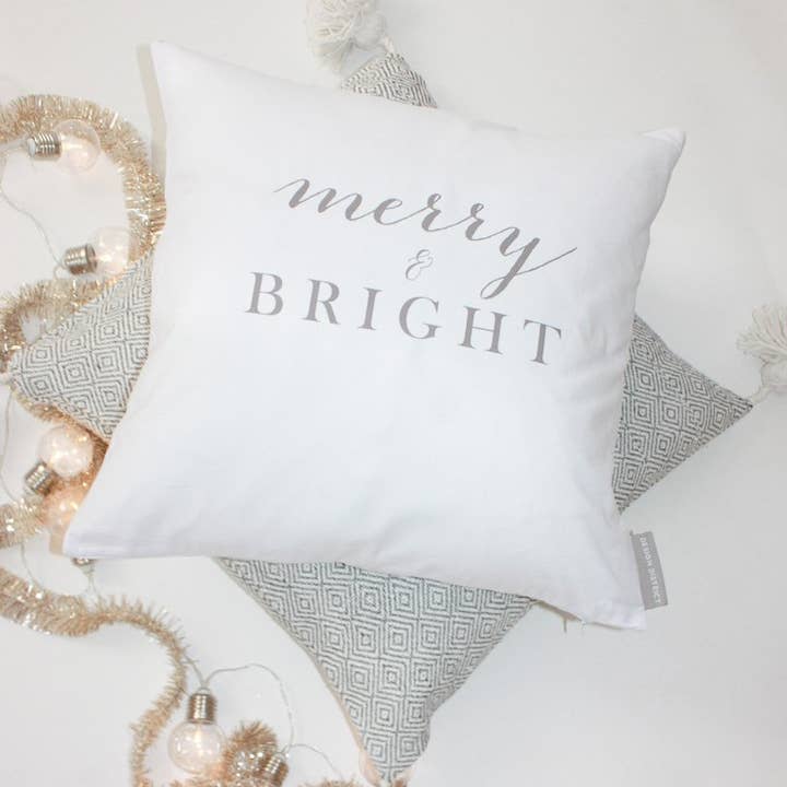 Housse d'oreiller Joyeux et Lumineux pour la vente par Design District Co