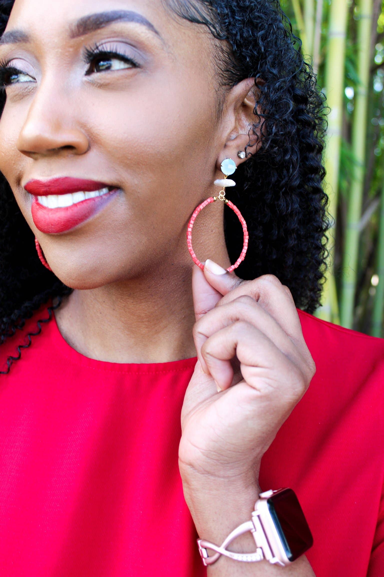 Betsy Pittard Design LLC – Brincos de argola por atacado – Brincos Pendentes Artesanais Trotter4