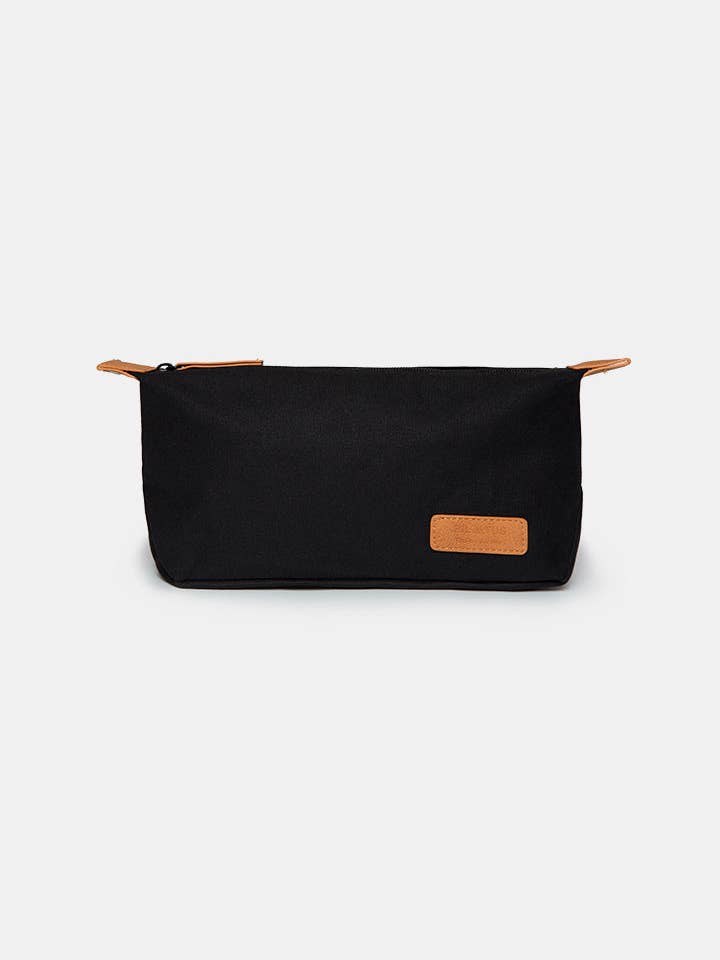 Set da viaggio nero per la vendita all'ingrosso da parte di Pilatus Brand