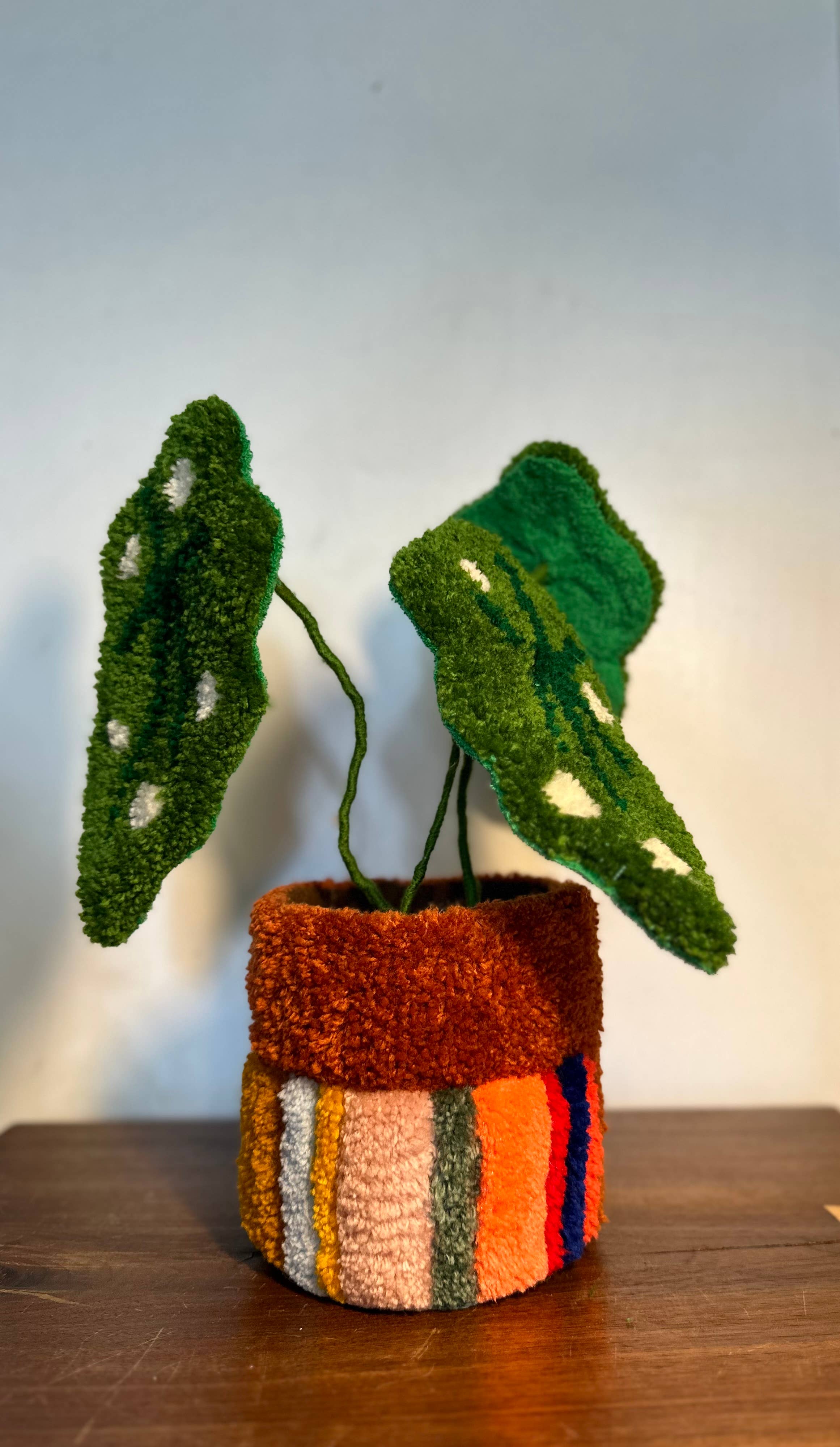 Good to Know You - Wholesale Artificial Plant - rug tufted plant sculpture polka dot begonia1