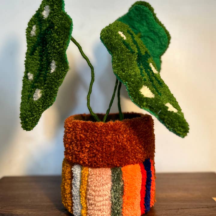 Good to Know You - Wholesale Artificial Plant - rug tufted plant sculpture polka dot begonia1