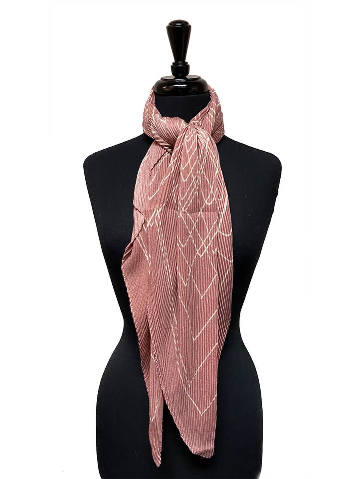 Mehrfarbiger quadratischer Faltenschal mit geometrischen Linien für den Großhandel von Juniper Wish