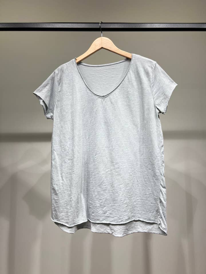 L'Emotion - Wholesale T-Shirt - Women's - Short Sleeve Round Neck T-Shirt 100% Cotton