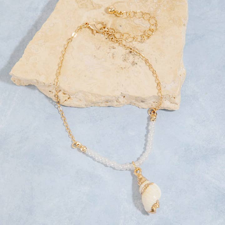 Sea Shell Charm Pearl Beaded And Chain Anklet for wholesale by The Looks by Fame Accessories