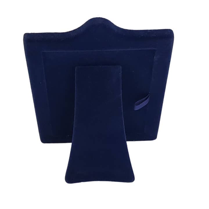 Corbell Silver – wholesale Picture frame – Sterling Silver Frame Fluted Heart with Velvet Back 4" x 5.5". SKU #: J210V.1