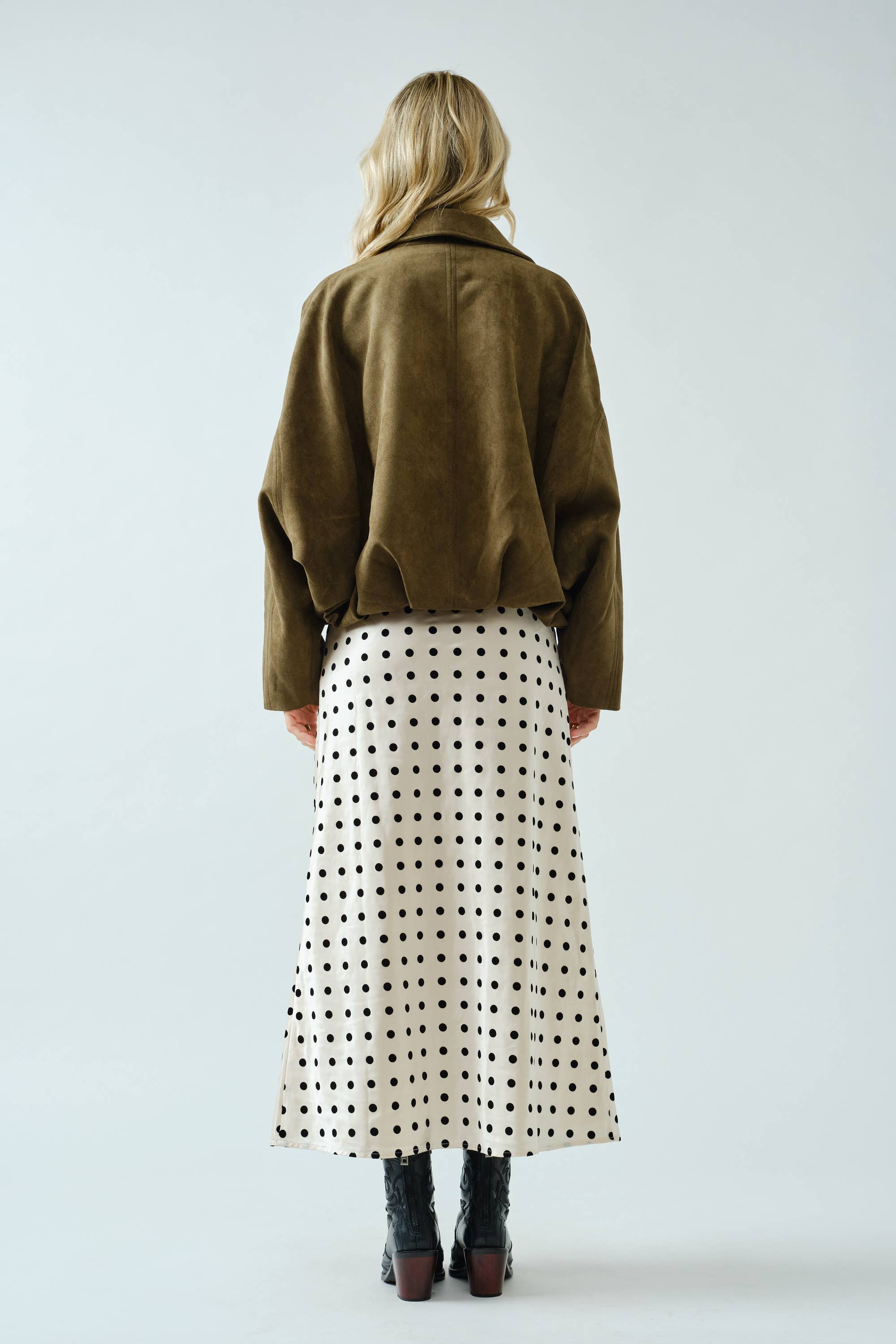 SPICE ALLEY – Saia - Mulher por atacado – SA10003S - Saia Midi de Cetim com Bolinhas14