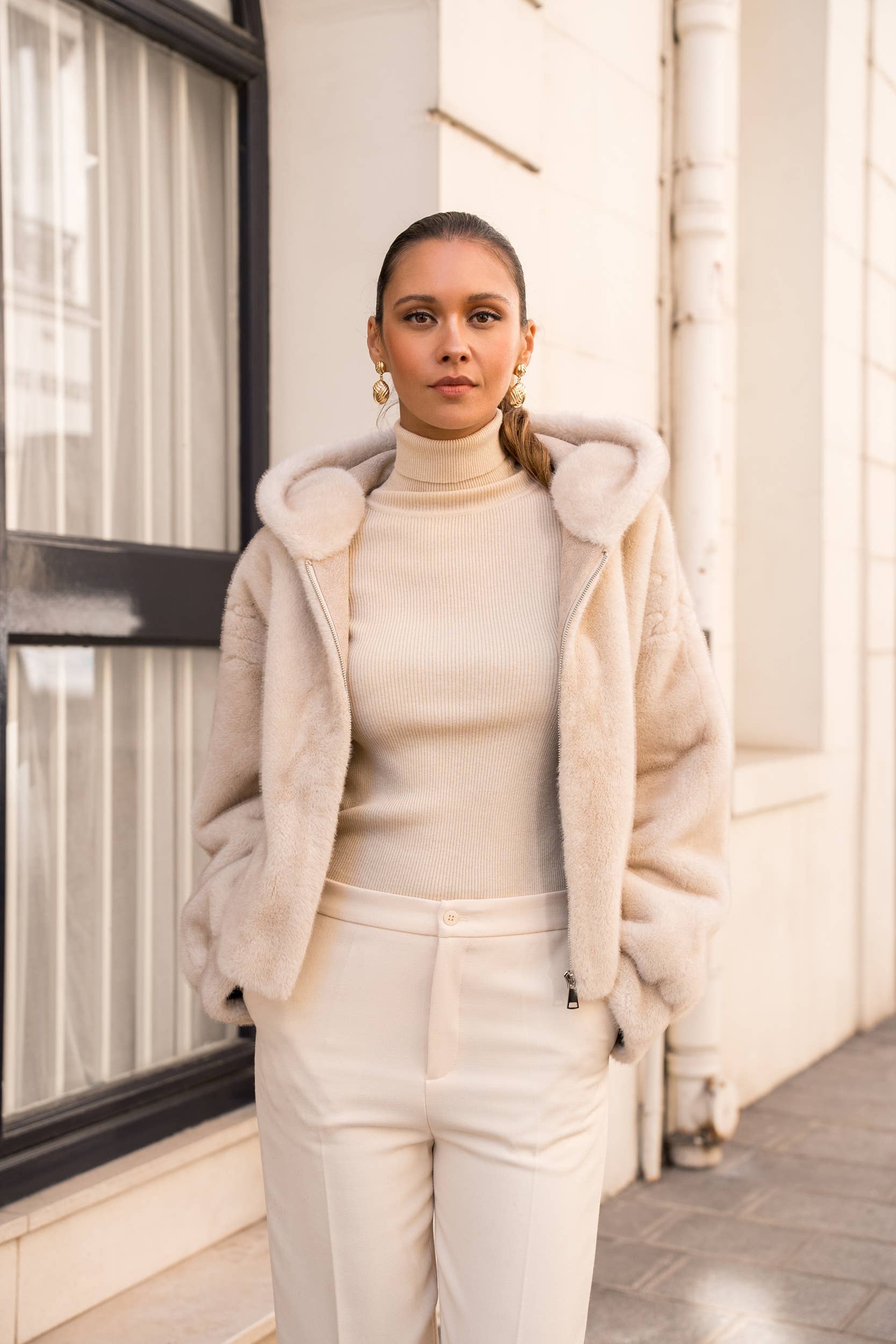 Attentif Paris - Wholesale Fur/Faux Fur Coat - Women's - Short coat with hood in faux fur with braided details37