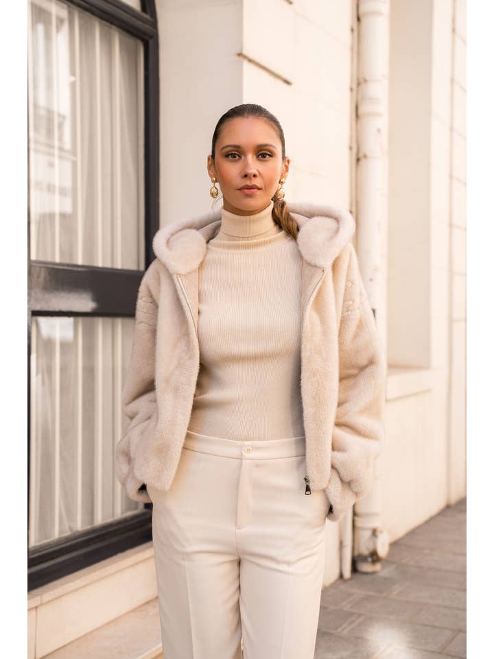 Attentif Paris - Wholesale Fur/Faux Fur Coat - Women's - Short coat with hood in faux fur with braided details37