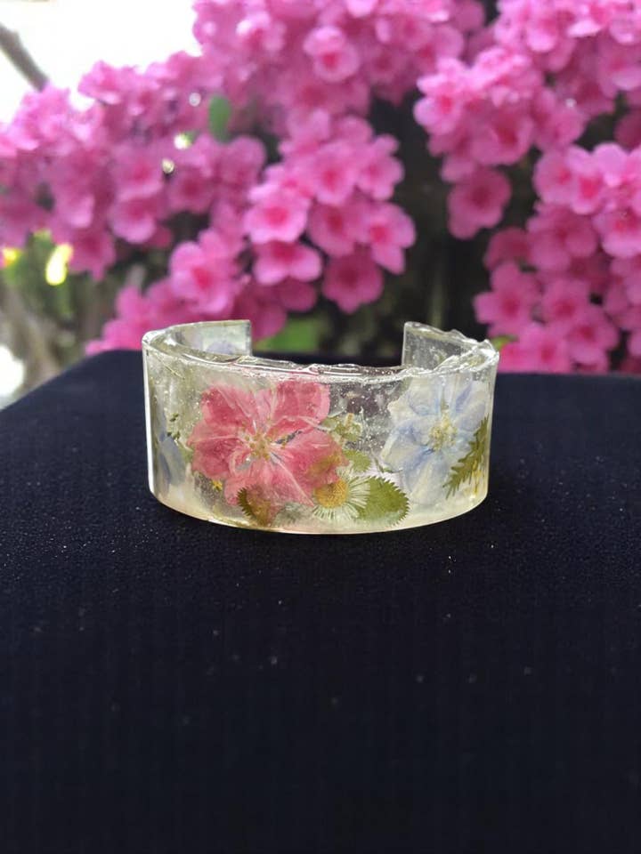 Echte Geperste Bloemenhars Armband - Natuurcadeau voor Haar voor wholesale door Ciao Bella Jewelry Inc