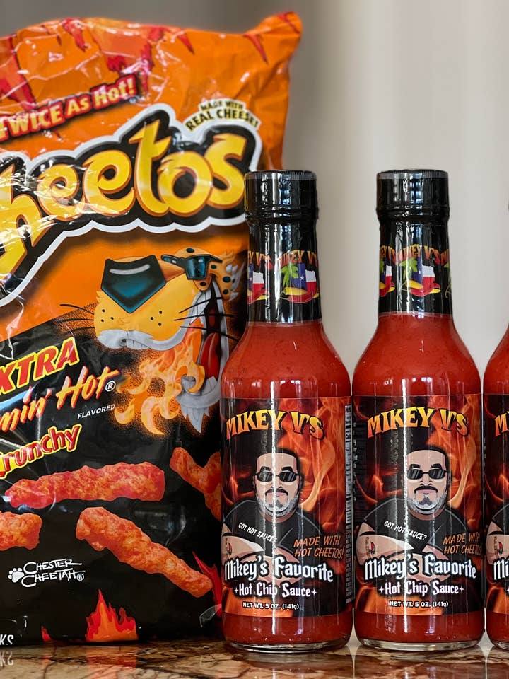 Mikey V's Hot Chip Sauce - Scharfe Sauce mit beliebten Chips für den Großhandel von Mikey V's Foods