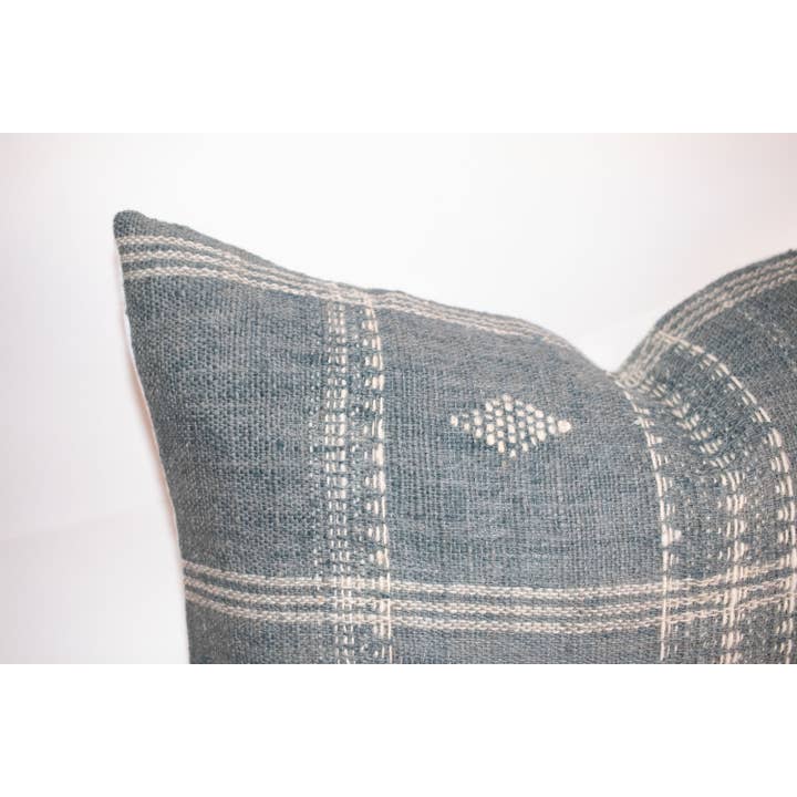 Heddle & Lamm - Wholesale Rugkussen - Diya Lumba Al - Mist Indian Wool kussensloop1