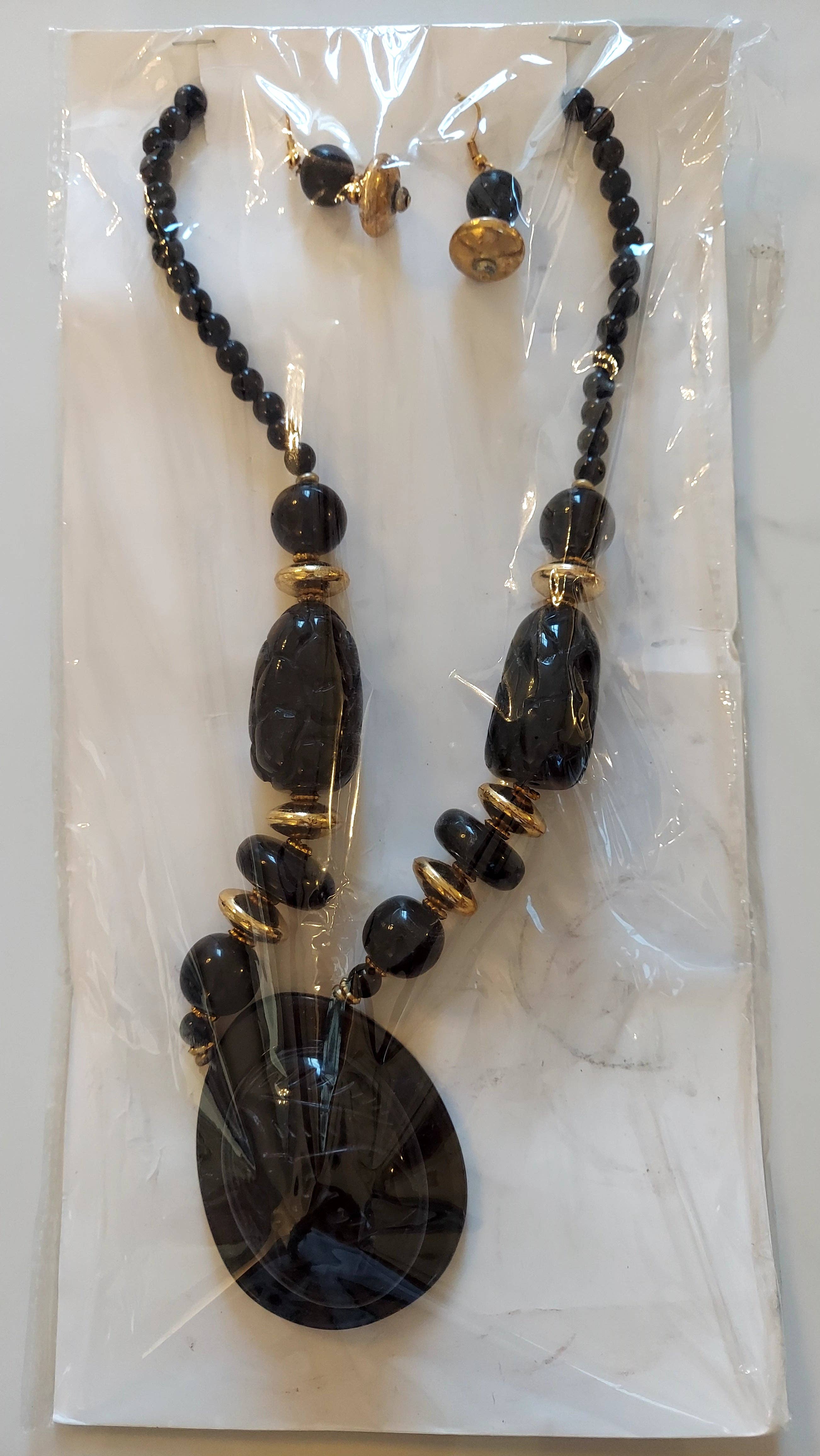 India Batik - Wholesale Jewelry Set - Necklace & Earrings Set / Crackle Elephant1