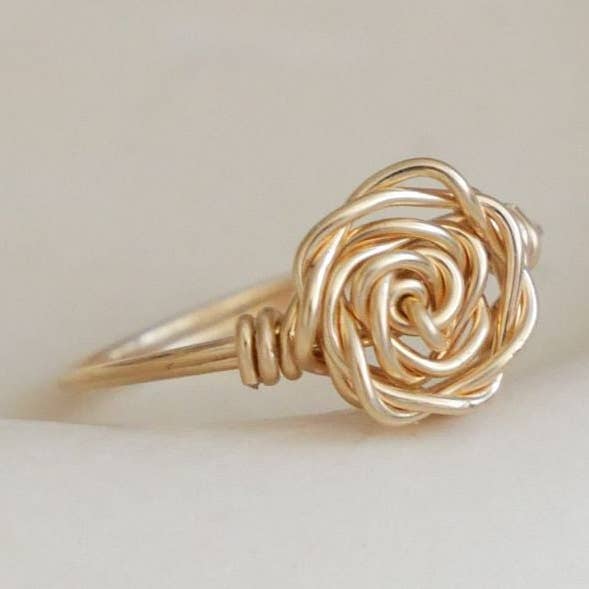 Bague Rosie torsadée pour la vente par Merci Clodette