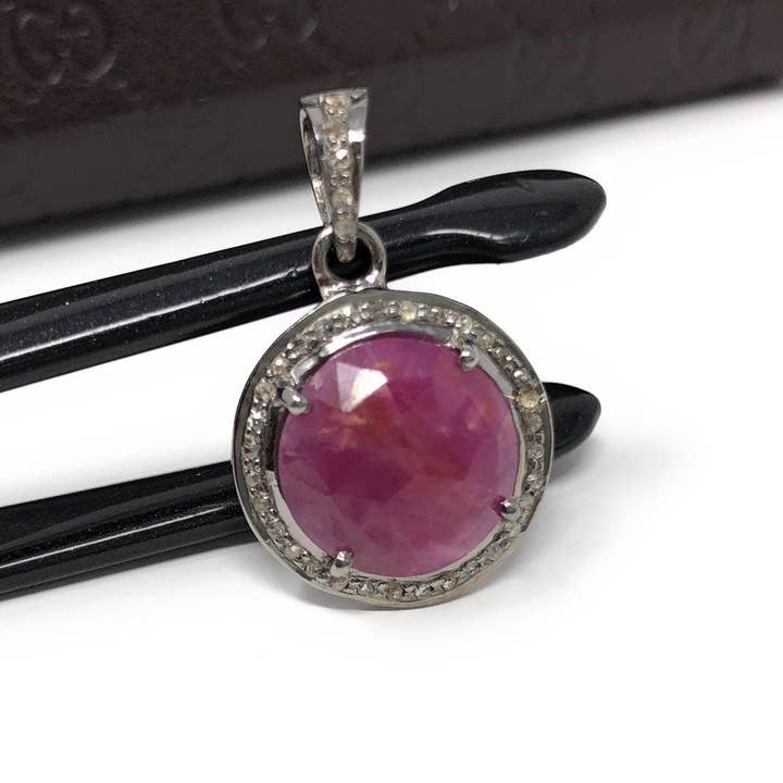 Pendentif diamant saphir rose en argent sterling, pendentif pierre précieuse, pendentif diamant pavé, bijoux en saphir naturel, cadeau pour elle pour la vente par Akstar Gems