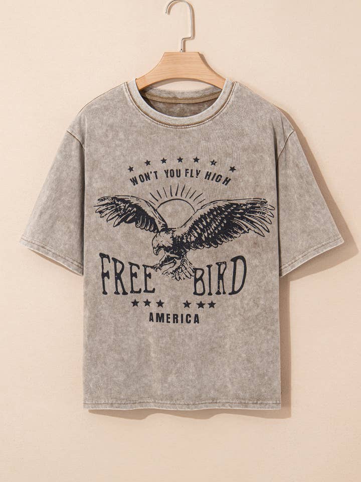 Pergamino Camiseta vintage gráfica de pergamino AMERICA FREE BIRD lavada con minerales de venta al por mayor en Faire2