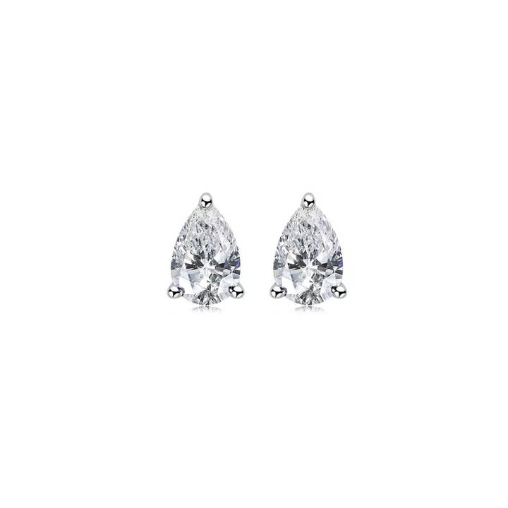 Boucles d'oreilles clous en moissanite taille poire de 1,0 ct au total pour la vente par Ring Deluxe Fine Jewelry