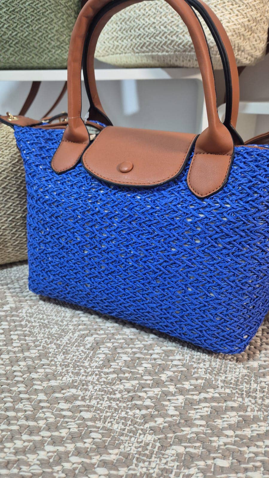 MIA LAROUGE – wholesale Top handle bag – women's – HAND BAG WITH RAFFIA MATERIAL.1