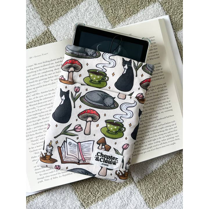 Chapter & Claw Studio - Wholesale Book Cover - Cozy Cats Handmade Padded Book Sleeves7